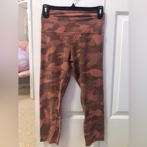 Lululemon Pink Camo Capri Mid Rise